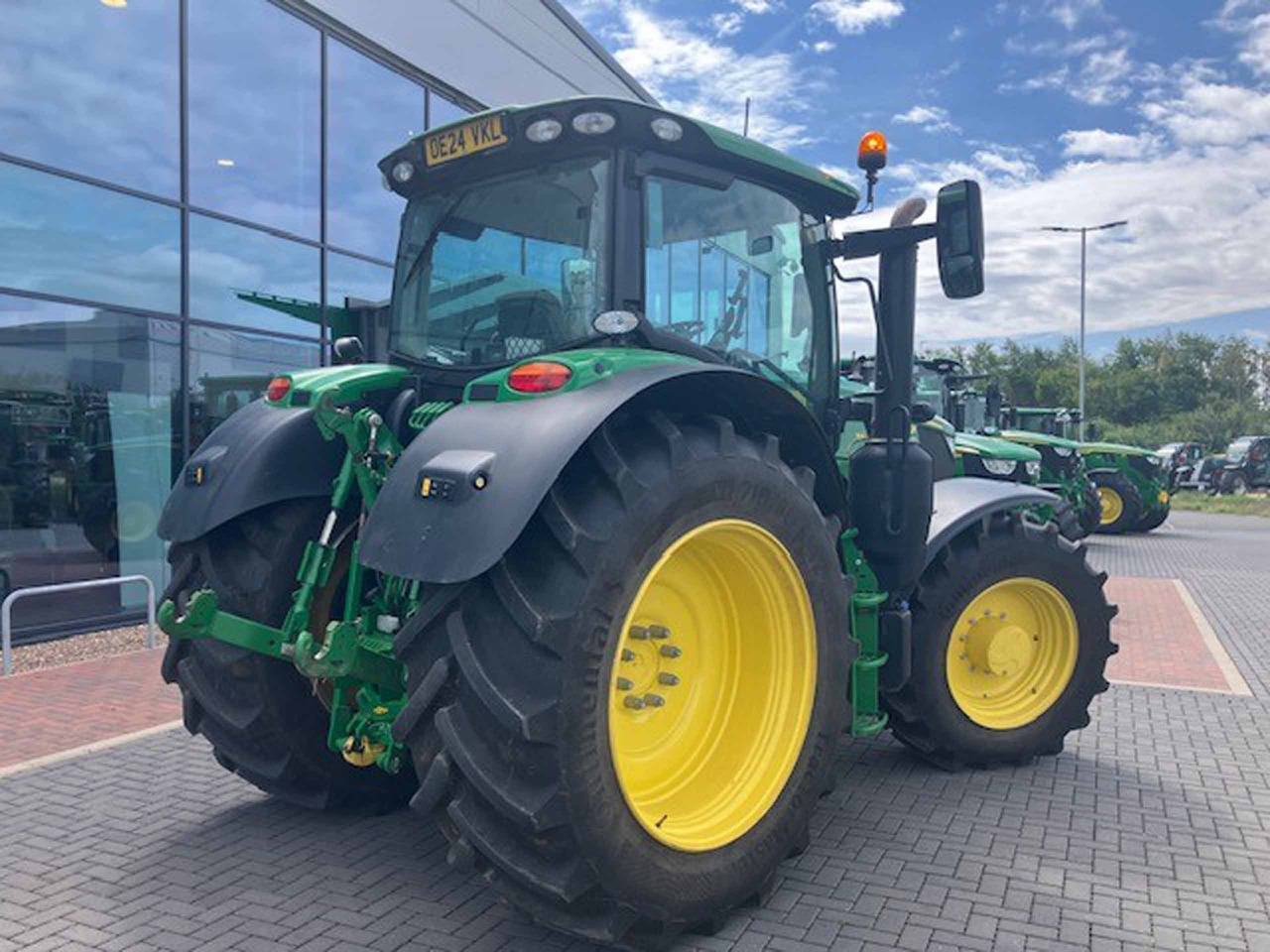 John Deere 6R 155 - טרקטור חקלאי: תמונה 3 John Deere 6R 155 - טרקטור חקלאי: תמונה 3