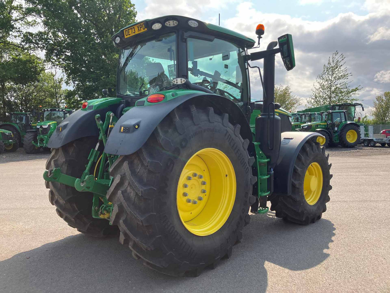 טרקטור חקלאי John Deere 6R 215: תמונה 8