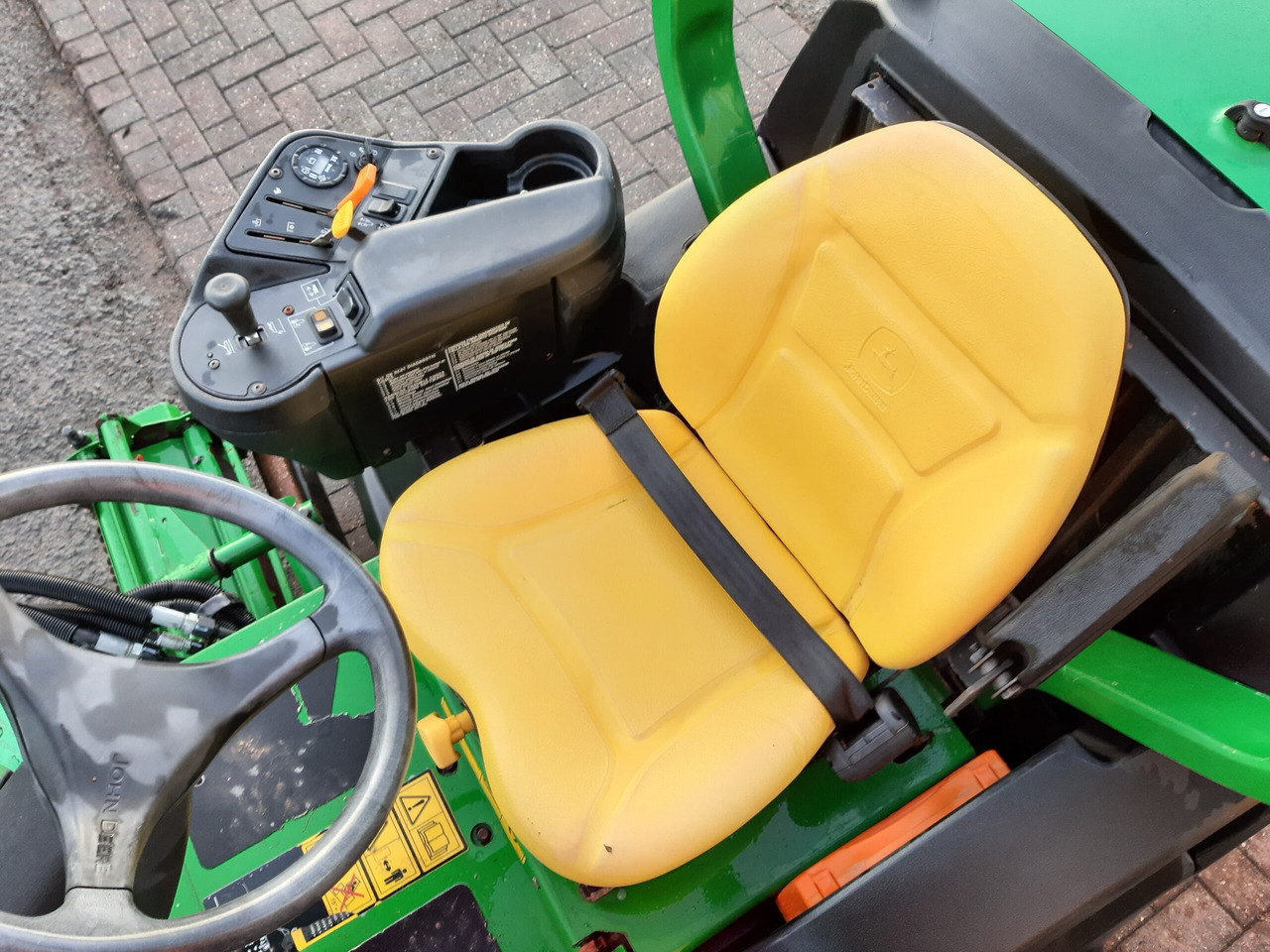 מכסחת גינה John Deere 7200 utility triple mower: תמונה 10