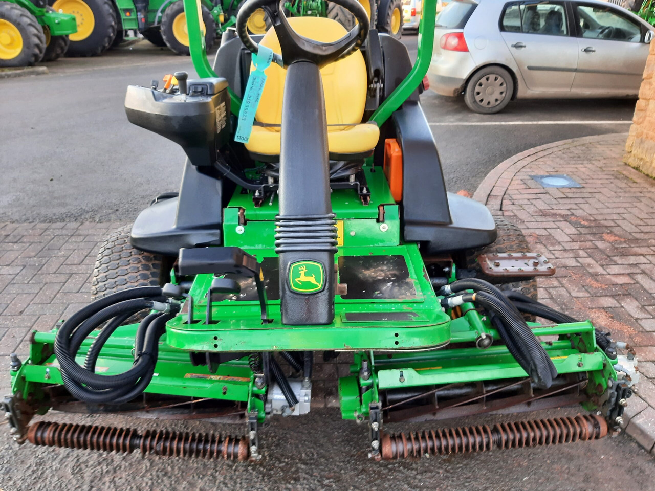 מכסחת גינה John Deere 7200 utility triple mower: תמונה 6