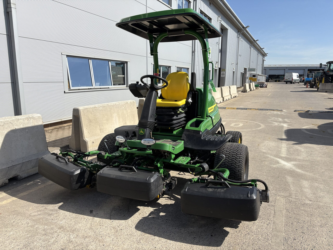 John Deere 7500A E-Cut - מכסחת גינה: תמונה 4 John Deere 7500A E-Cut - מכסחת גינה: תמונה 4