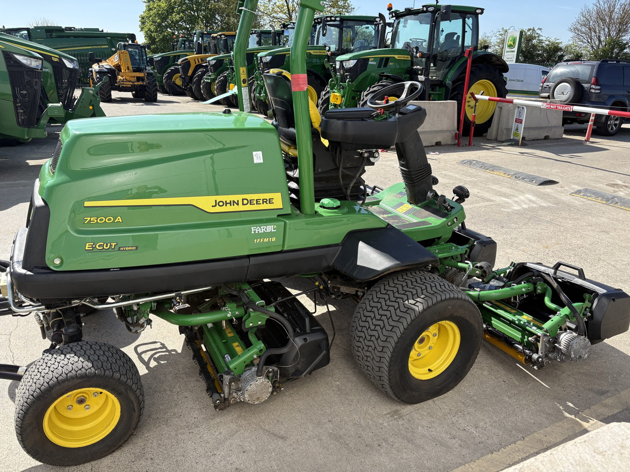 John Deere 7500A E-Cut - מכסחת גינה: תמונה 2 John Deere 7500A E-Cut - מכסחת גינה: תמונה 2