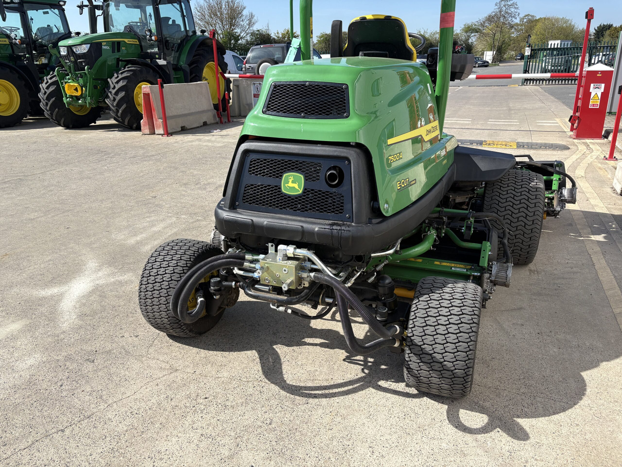 John Deere 7500A E-Cut - מכסחת גינה: תמונה 3 John Deere 7500A E-Cut - מכסחת גינה: תמונה 3