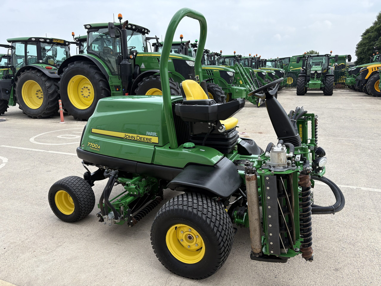 John Deere 7700A Fairway Mower - מכסחת גינה: תמונה 3 John Deere 7700A Fairway Mower - מכסחת גינה: תמונה 3