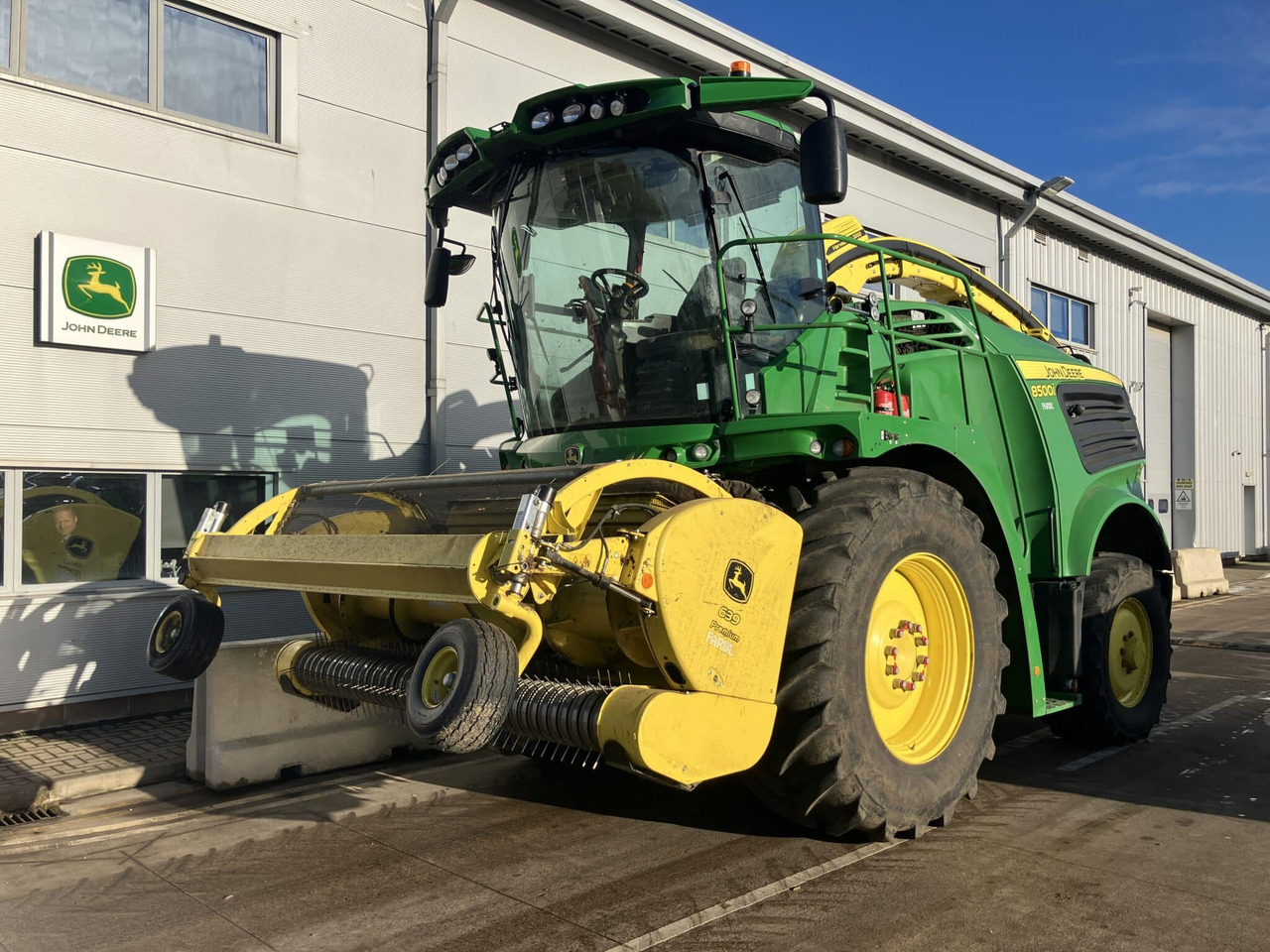 John Deere 8500i - מקצרת מספוא: תמונה 1 John Deere 8500i - מקצרת מספוא: תמונה 1