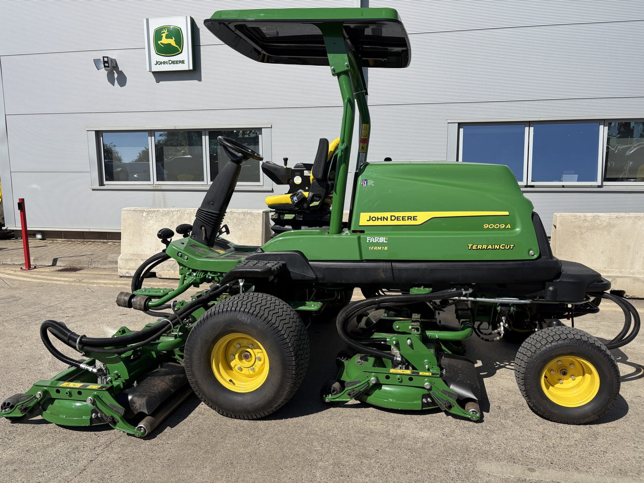 John Deere 9009A Terraincut - מכסחת גינה: תמונה 1 John Deere 9009A Terraincut - מכסחת גינה: תמונה 1