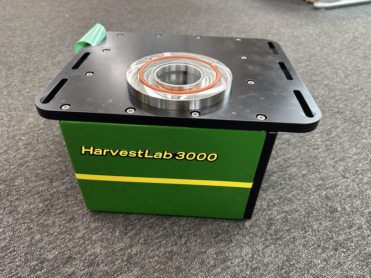 John Deere HarvestLab 3000 - מערכת ניווט עבור מכונה חקלאית: תמונה 2 John Deere HarvestLab 3000 - מערכת ניווט עבור מכונה חקלאית: תמונה 2