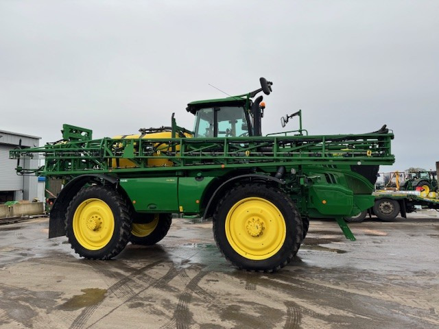 John Deere R4040i - מרסס בהנעה עצמית: תמונה 1 John Deere R4040i - מרסס בהנעה עצמית: תמונה 1