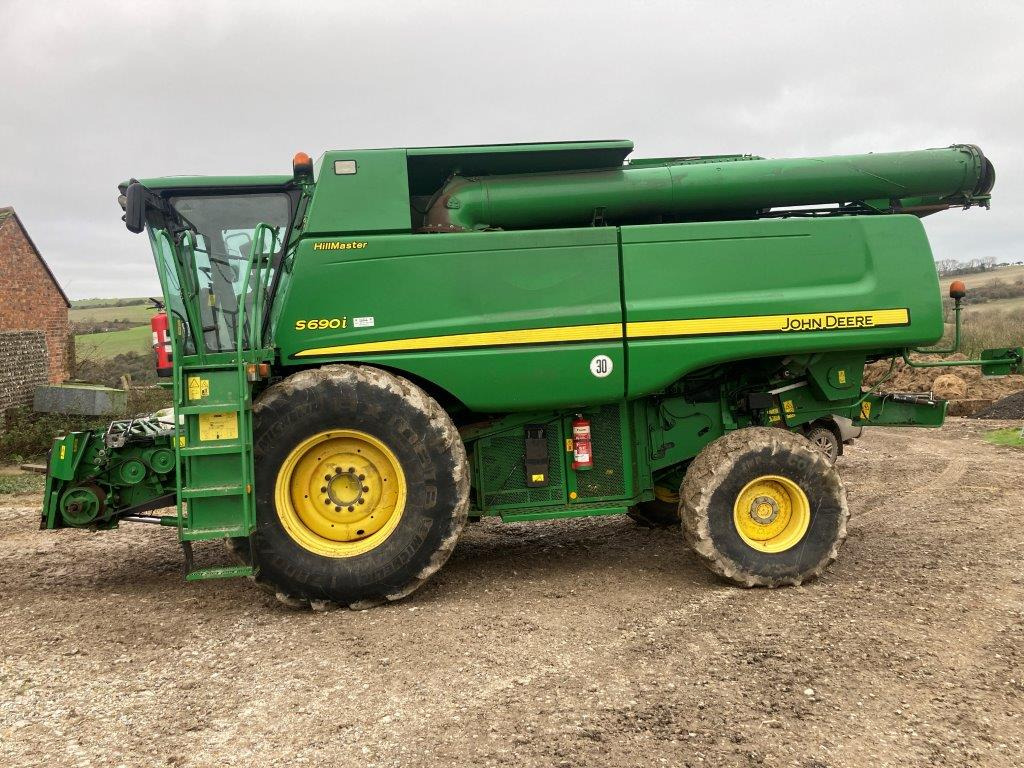 John Deere S690i HM - מקצרת קומבינה: תמונה 1 John Deere S690i HM - מקצרת קומבינה: תמונה 1