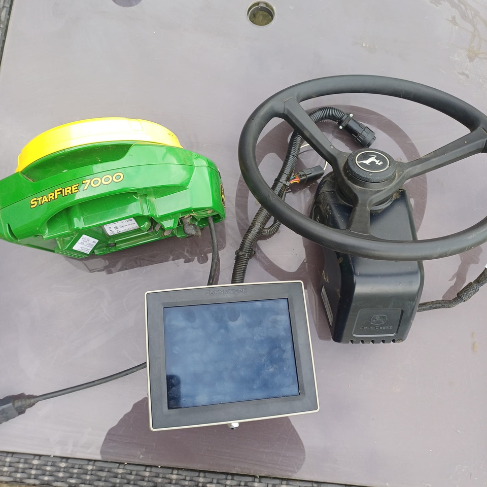 John Deere SF7000, 4240 screen + ATU300 wheel - מערכת ניווט עבור מכונה חקלאית: תמונה 1 John Deere SF7000, 4240 screen + ATU300 wheel - מערכת ניווט עבור מכונה חקלאית: תמונה 1