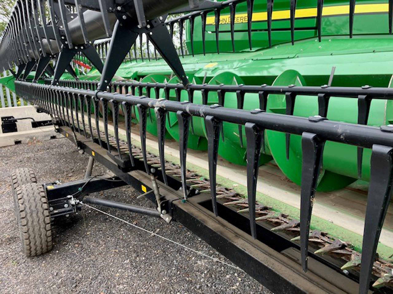John Deere T560i HillMaster - מקצרת קומבינה: תמונה 3 John Deere T560i HillMaster - מקצרת קומבינה: תמונה 3