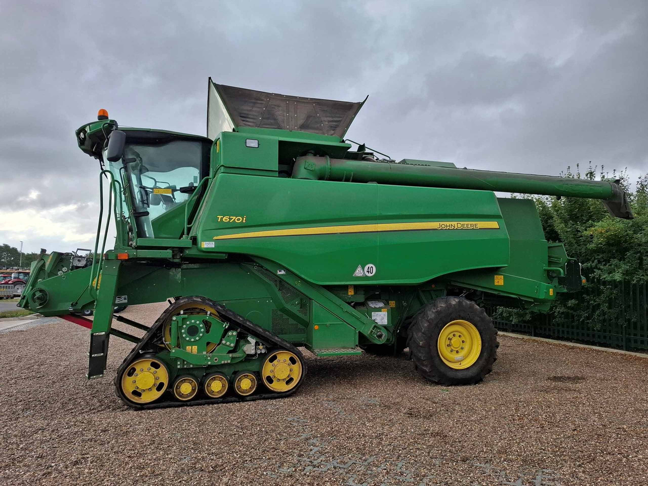 John Deere T670i - מקצרת קומבינה: תמונה 2 John Deere T670i - מקצרת קומבינה: תמונה 2