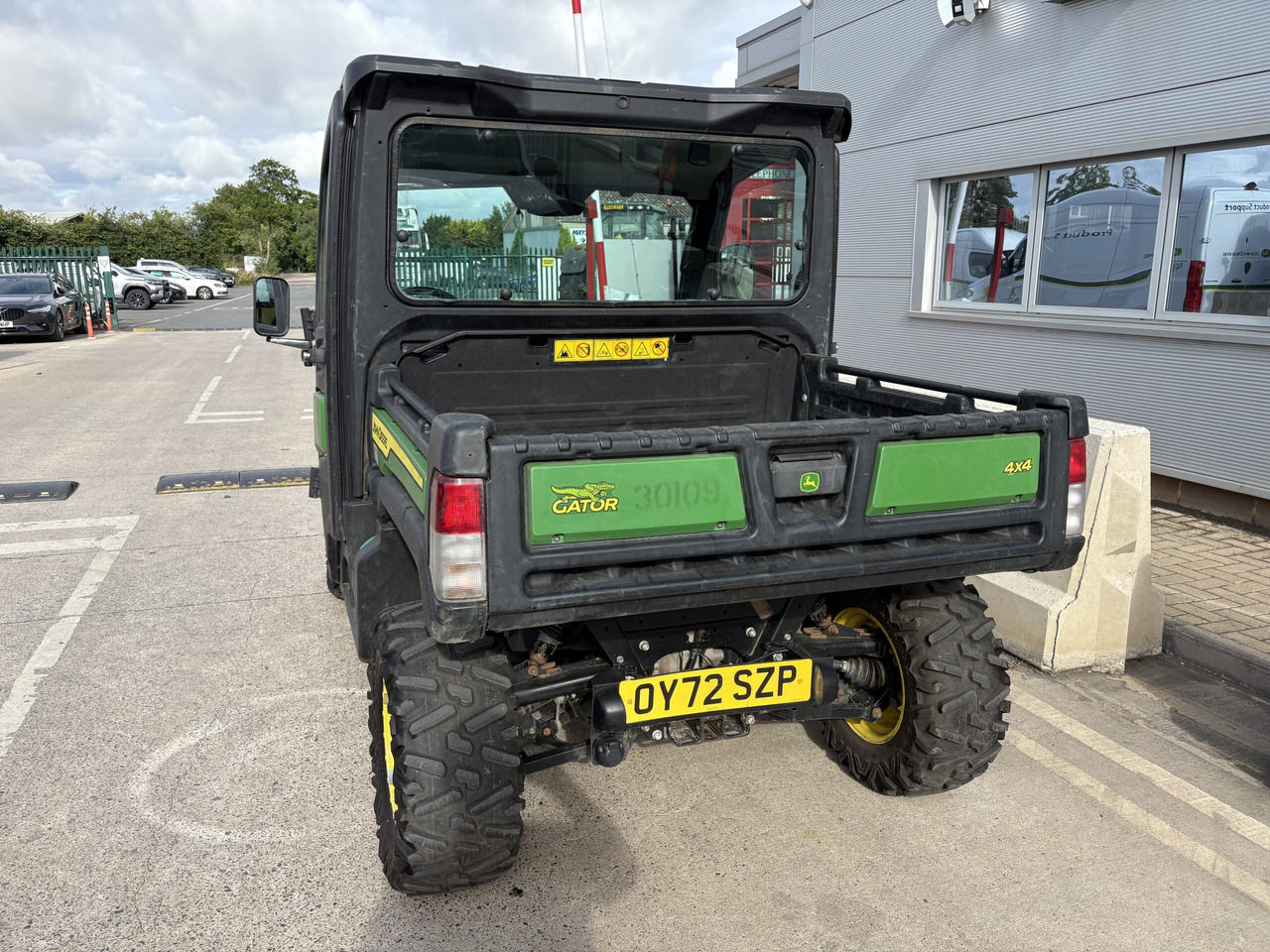 John Deere XUV865M Gator - רכב שטח/ טרקטורון: תמונה 2 John Deere XUV865M Gator - רכב שטח/ טרקטורון: תמונה 2