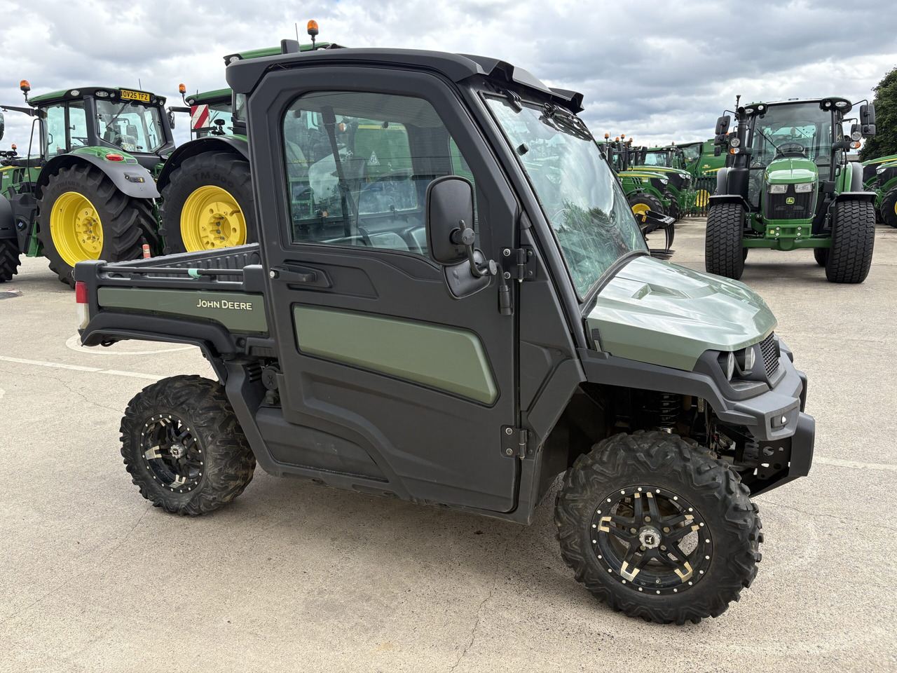 John Deere XUV865M Gator - רכב שטח/ טרקטורון: תמונה 3 John Deere XUV865M Gator - רכב שטח/ טרקטורון: תמונה 3