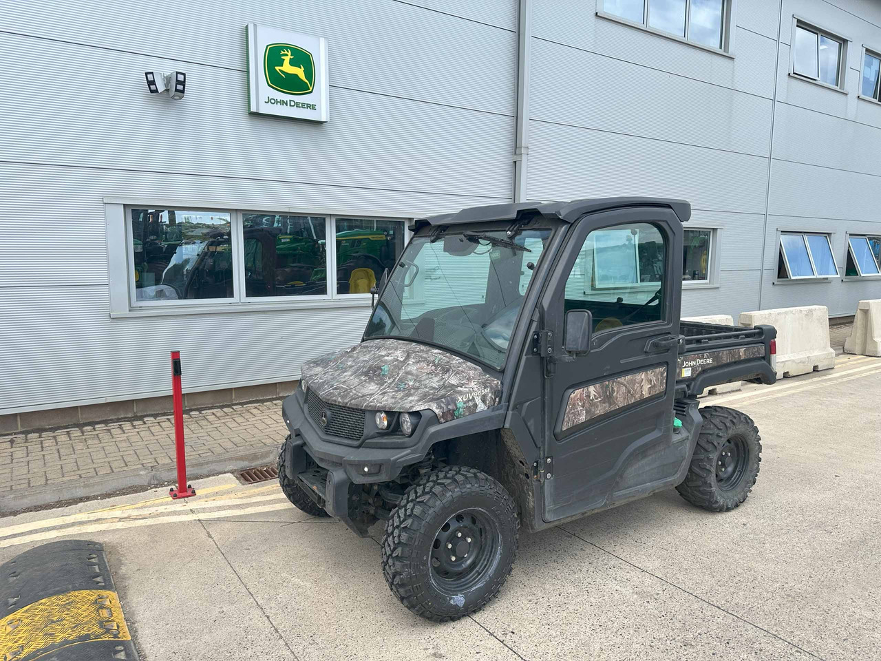 John Deere XUV865M - רכב שטח/ טרקטורון: תמונה 1 John Deere XUV865M - רכב שטח/ טרקטורון: תמונה 1