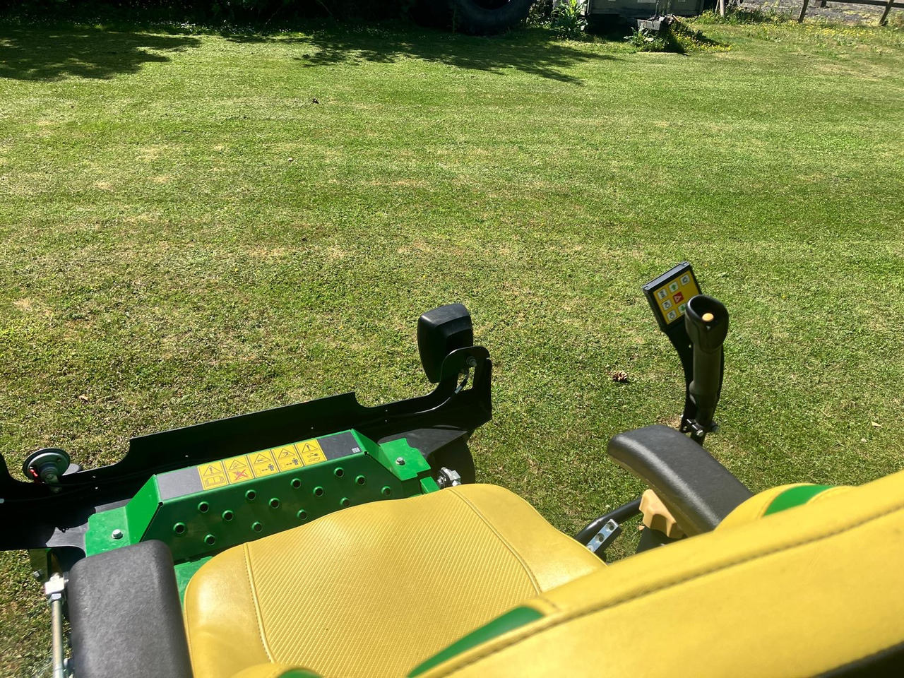 John Deere Z997R Z-Turn Mower - מכסחת גינה: תמונה 5 John Deere Z997R Z-Turn Mower - מכסחת גינה: תמונה 5
