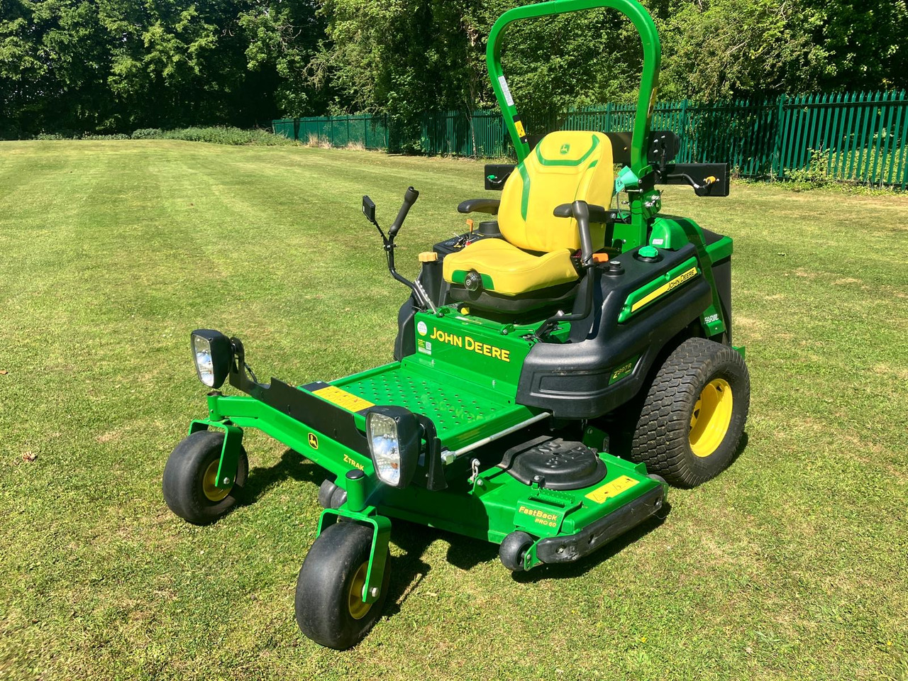 John Deere Z997R Z-Turn Mower - מכסחת גינה: תמונה 1 John Deere Z997R Z-Turn Mower - מכסחת גינה: תמונה 1