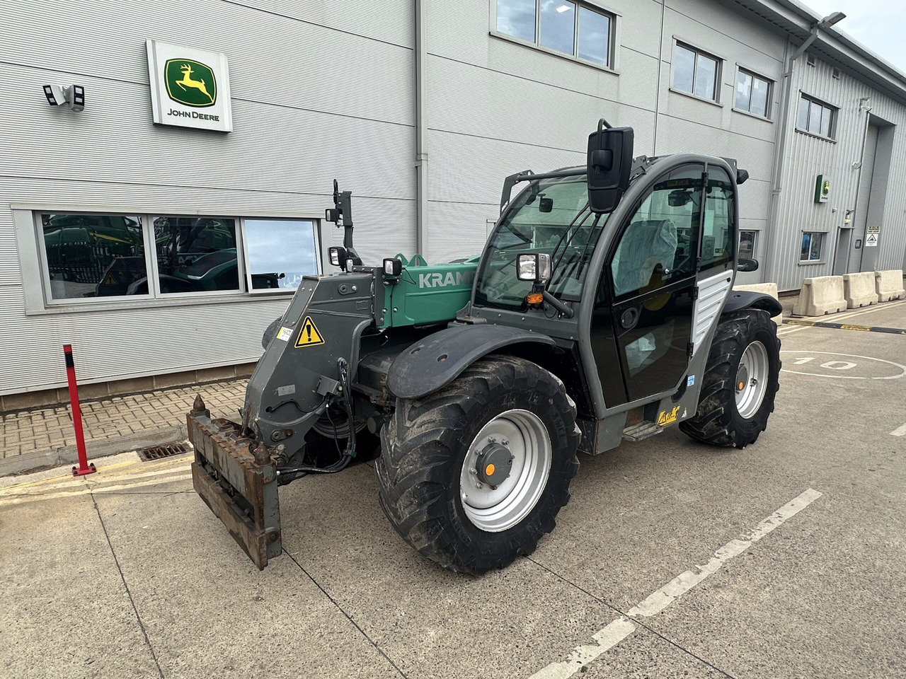 Kramer KT357 - מפעיל טלסקופי: תמונה 1 Kramer KT357 - מפעיל טלסקופי: תמונה 1