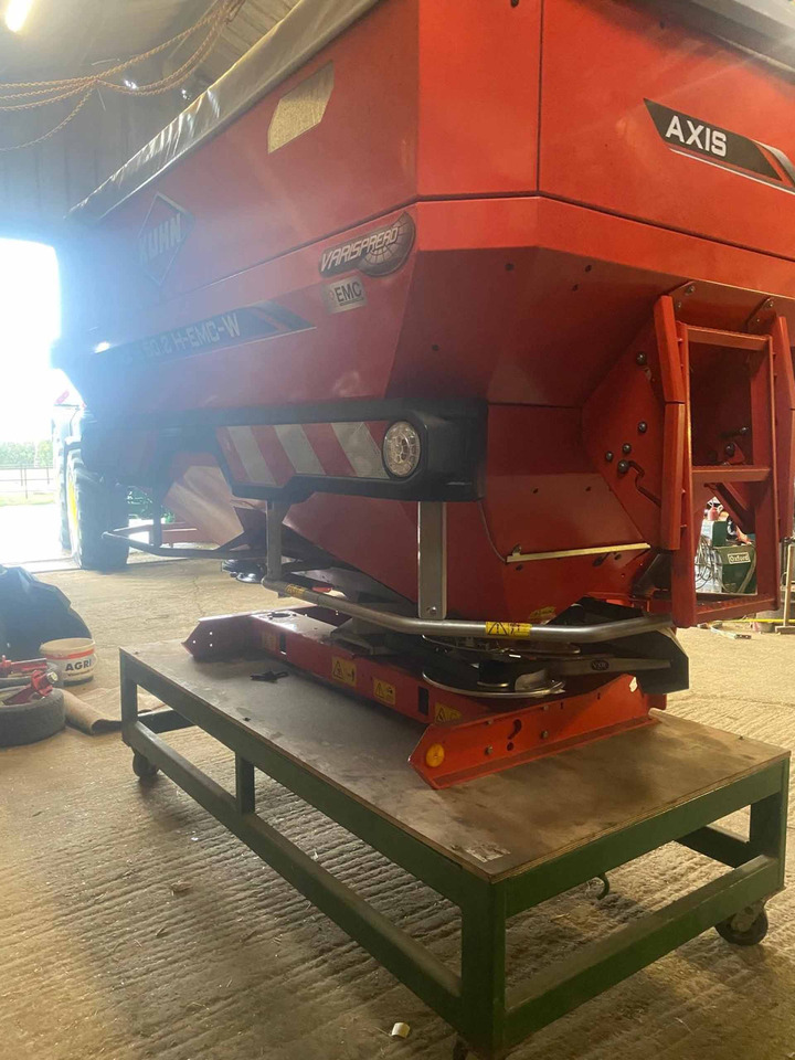 Kuhn Axis 50.2 H-EMC-W - מפזרת דשן: תמונה 4 Kuhn Axis 50.2 H-EMC-W - מפזרת דשן: תמונה 4