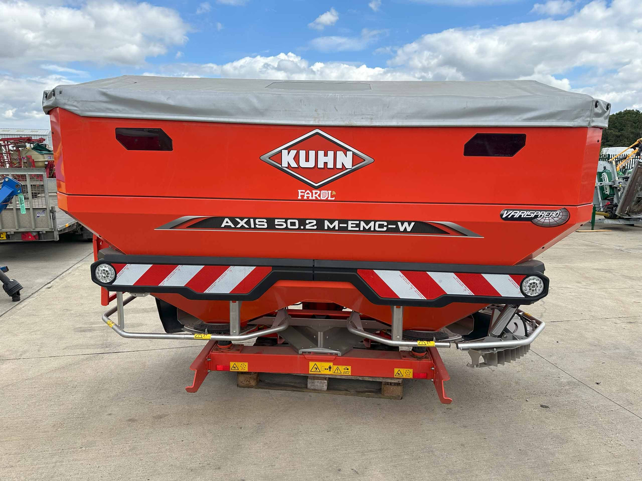 Kuhn Axis 50.2 M-EMC-W - מפזרת דשן: תמונה 1 Kuhn Axis 50.2 M-EMC-W - מפזרת דשן: תמונה 1