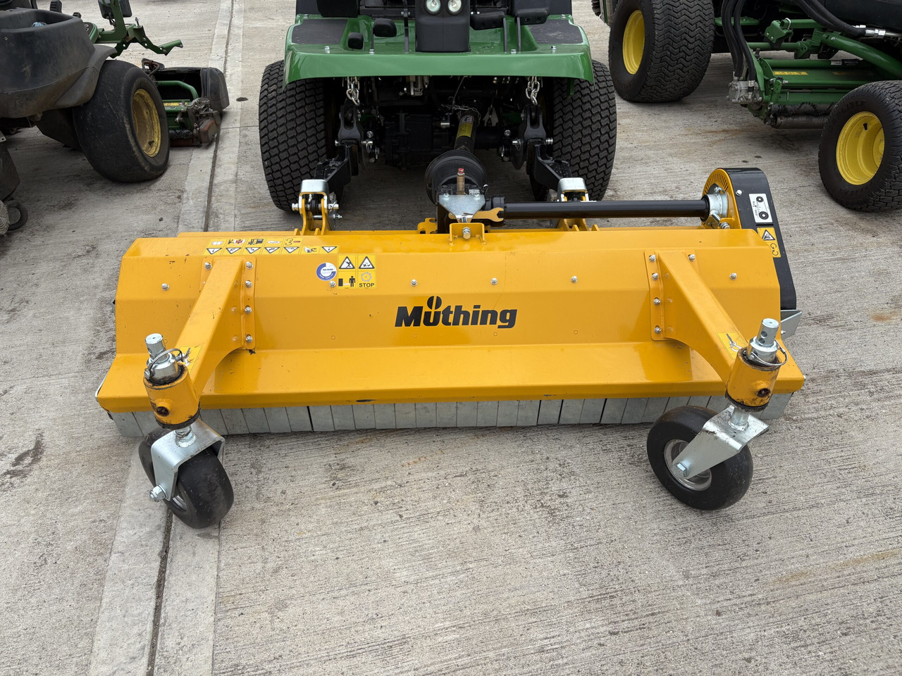 Muthing MU-FM160 JD Outfront Flail Mower Demo - מכסחת תבואה: תמונה 1 Muthing MU-FM160 JD Outfront Flail Mower Demo - מכסחת תבואה: תמונה 1