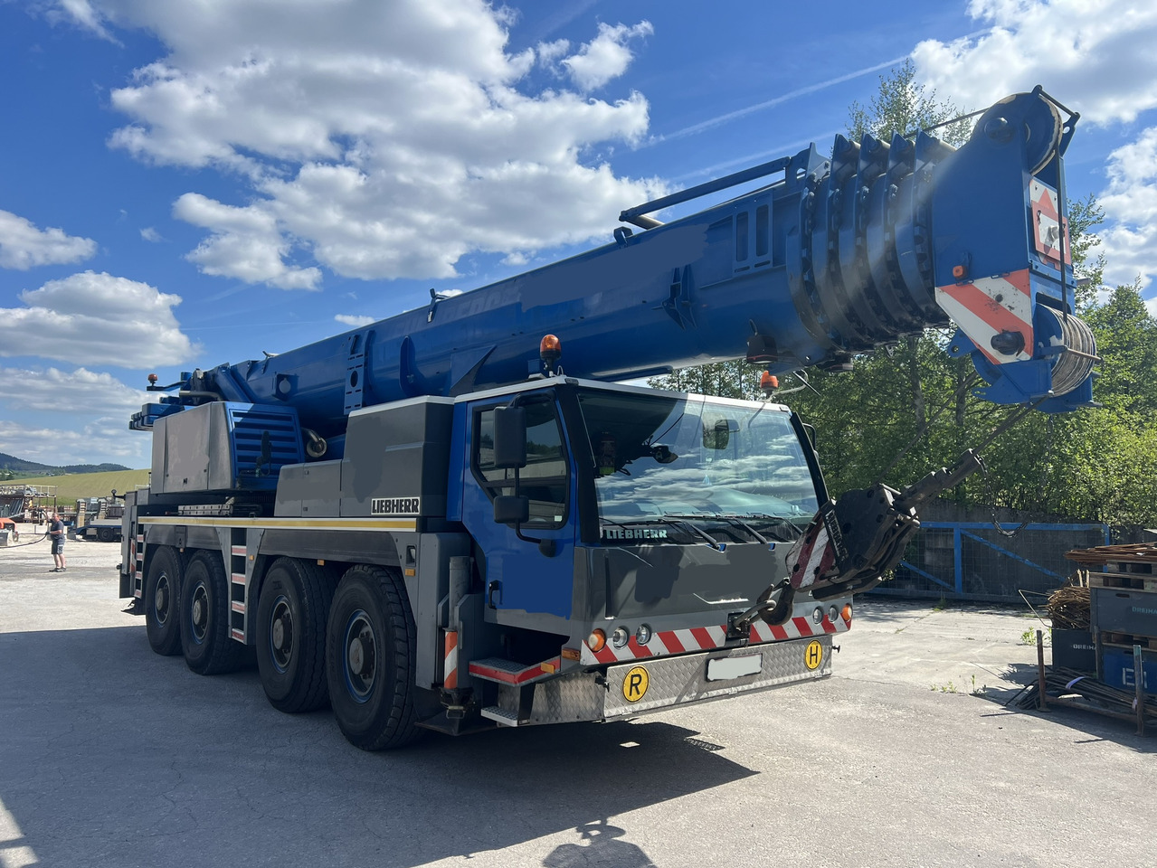 LIEBHERR LTM 1090 - עגורן לכל שטח: תמונה 1 LIEBHERR LTM 1090 - עגורן לכל שטח: תמונה 1