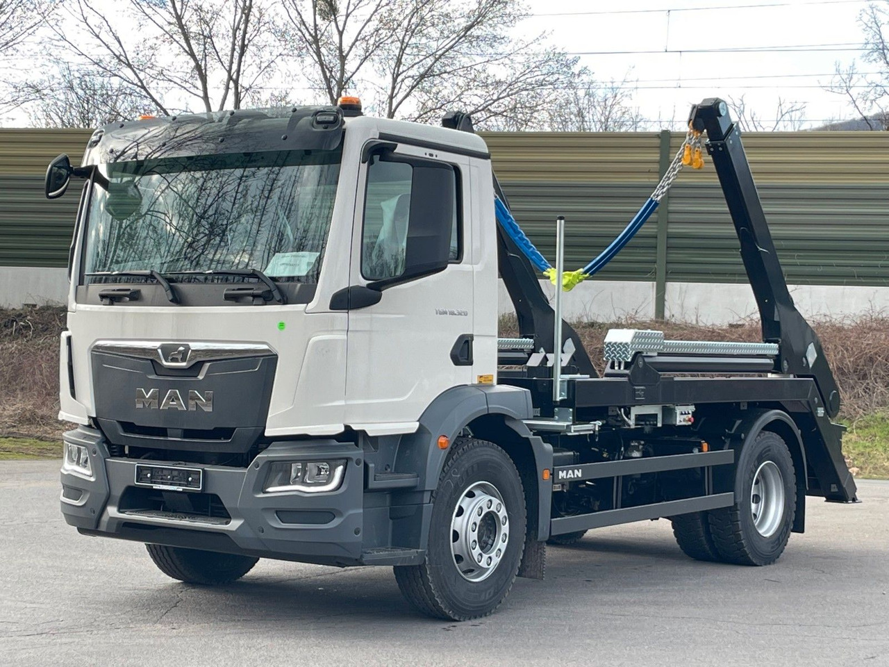MAN TGM 18.320 4x2 Euro 6e Hyva Absetzkipper - מזהיר, משאית מנוף: תמונה 1 MAN TGM 18.320 4x2 Euro 6e Hyva Absetzkipper - מזהיר, משאית מנוף: תמונה 1