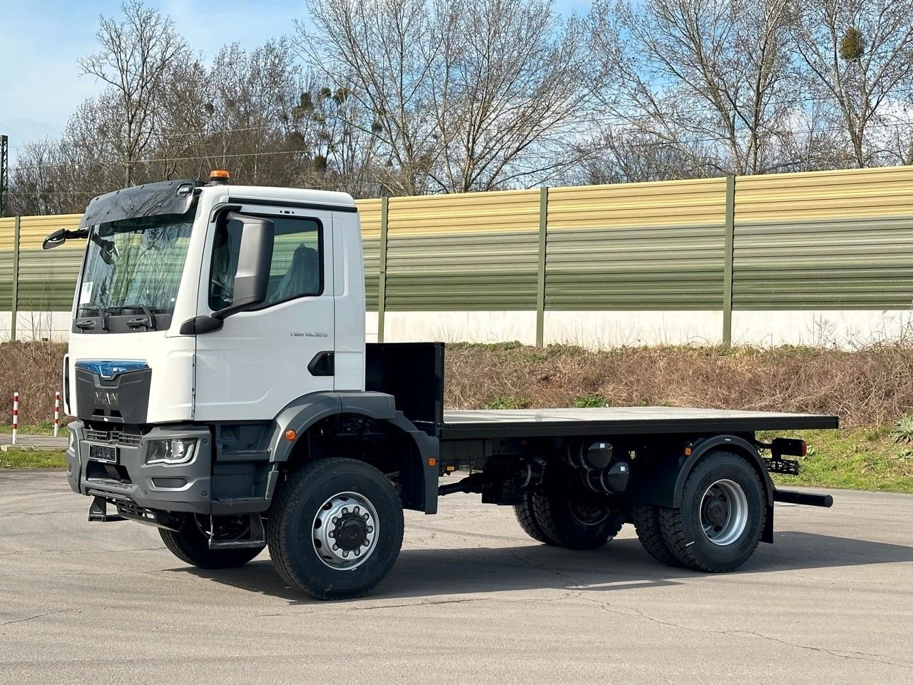 MAN TGM 18.320 4x4 Euro 6e Plato - משאית צד נופל/ שטוחה: תמונה 2 MAN TGM 18.320 4x4 Euro 6e Plato - משאית צד נופל/ שטוחה: תמונה 2