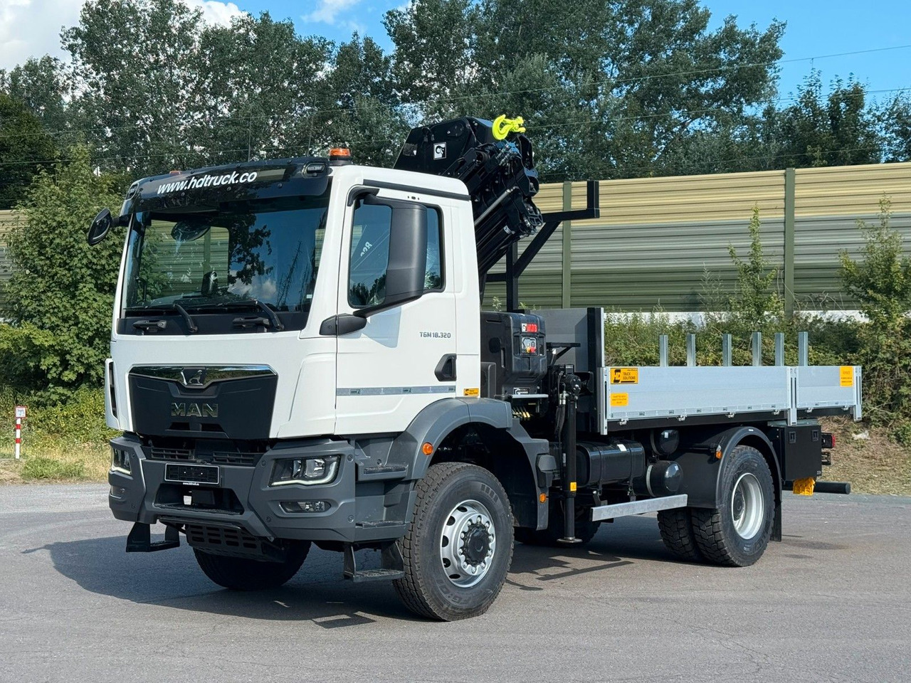 MAN TGM 18.320 4x4 Hiab 228-4 Kran - משאית מנוף: תמונה 2 MAN TGM 18.320 4x4 Hiab 228-4 Kran - משאית מנוף: תמונה 2