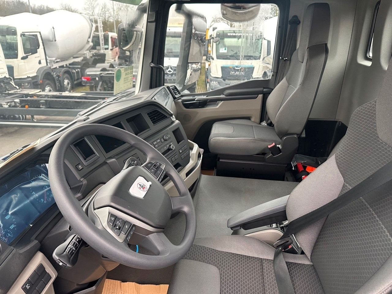 MAN TGS 18.400 4x4 Euro 6e Hyva Absetzkipper - מזהיר, משאית מנוף: תמונה 4 MAN TGS 18.400 4x4 Euro 6e Hyva Absetzkipper - מזהיר, משאית מנוף: תמונה 4