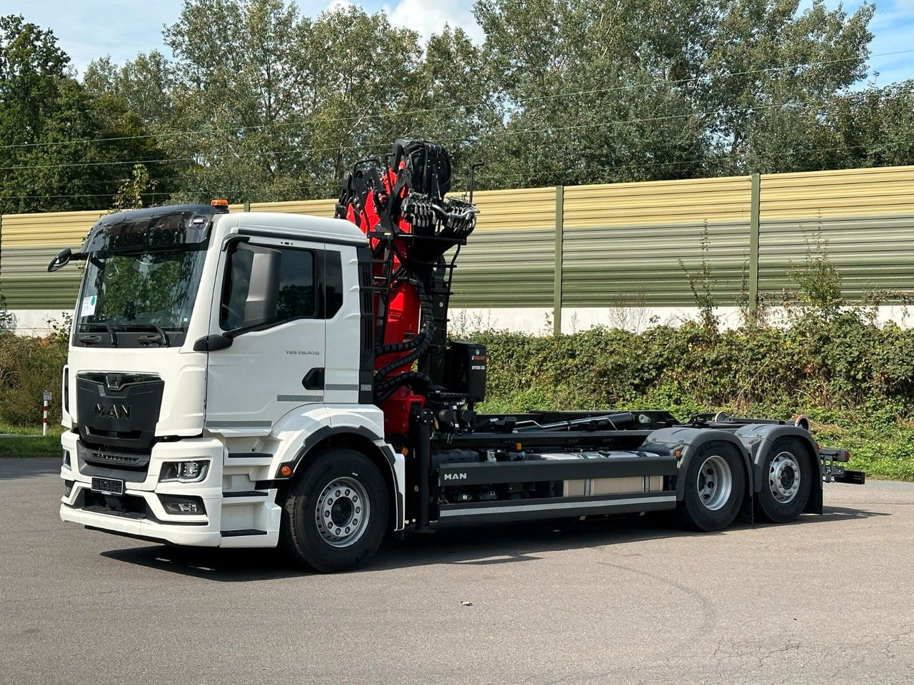 MAN TGS 26.470 6x2 Abrollkipper + Kran EPSILON - משאית הרמת וו, משאית מנוף: תמונה 3 MAN TGS 26.470 6x2 Abrollkipper + Kran EPSILON - משאית הרמת וו, משאית מנוף: תמונה 3