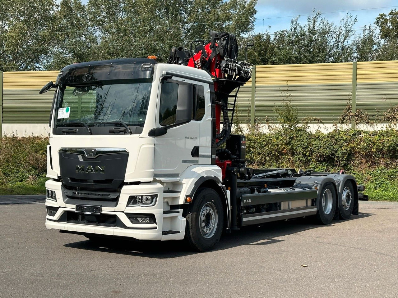 MAN TGS 26.470 6x2 Abrollkipper + Kran EPSILON - משאית הרמת וו, משאית מנוף: תמונה 2 MAN TGS 26.470 6x2 Abrollkipper + Kran EPSILON - משאית הרמת וו, משאית מנוף: תמונה 2