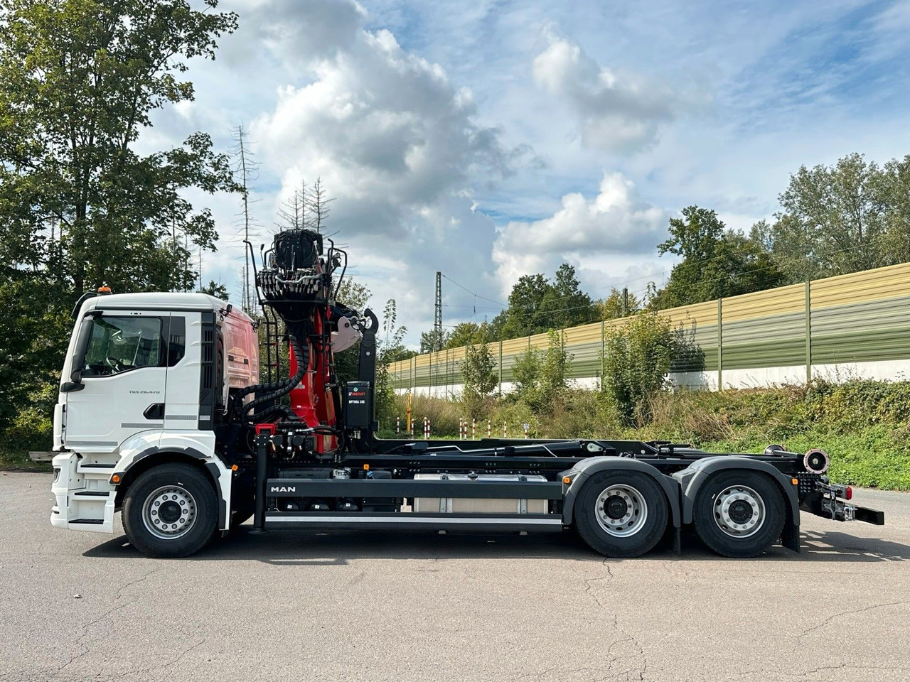 MAN TGS 26.470 6x2 Abrollkipper + Kran EPSILON - משאית הרמת וו, משאית מנוף: תמונה 4 MAN TGS 26.470 6x2 Abrollkipper + Kran EPSILON - משאית הרמת וו, משאית מנוף: תמונה 4