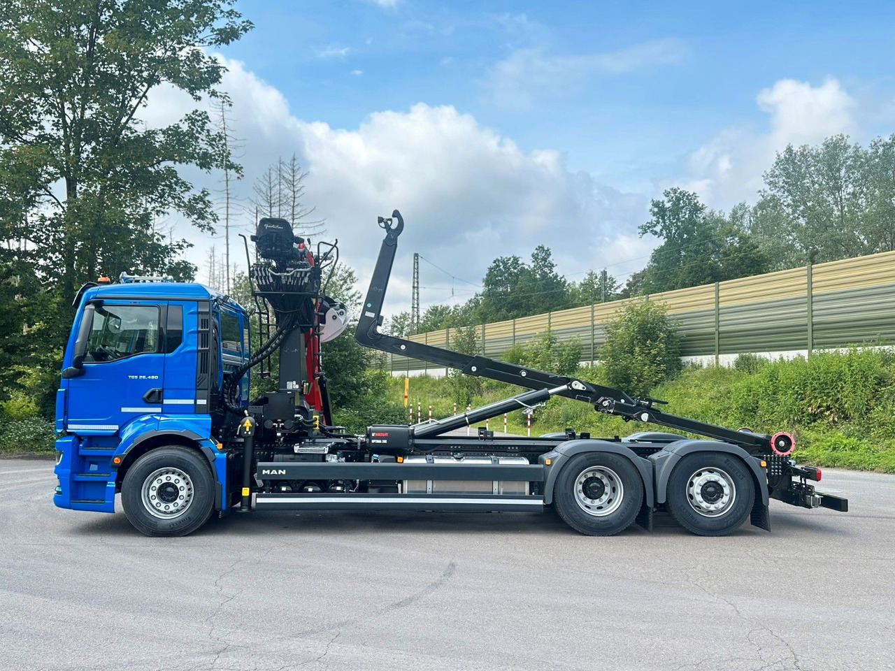 MAN TGS 26.480 6x2 Abrollkipper + Kran EPSILON - משאית הרמת וו, משאית מנוף: תמונה 4 MAN TGS 26.480 6x2 Abrollkipper + Kran EPSILON - משאית הרמת וו, משאית מנוף: תמונה 4
