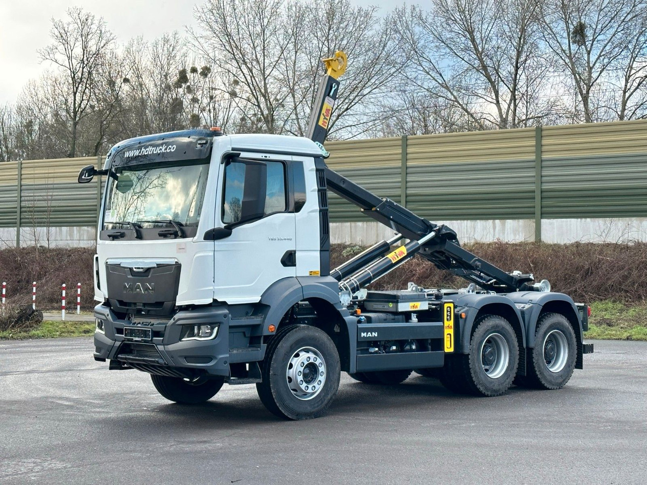 MAN TGS 33.440 6x4 Euro6e Abrollkipper Hyva - משאית הרמת וו, משאית מנוף: תמונה 2 MAN TGS 33.440 6x4 Euro6e Abrollkipper Hyva - משאית הרמת וו, משאית מנוף: תמונה 2