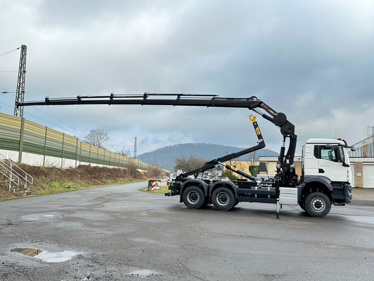 MAN TGS 33.440 6x6 BB Abrollkipper+Kran Hiab 228-6 - משאית הרמת וו, משאית מנוף: תמונה 4 MAN TGS 33.440 6x6 BB Abrollkipper+Kran Hiab 228-6 - משאית הרמת וו, משאית מנוף: תמונה 4