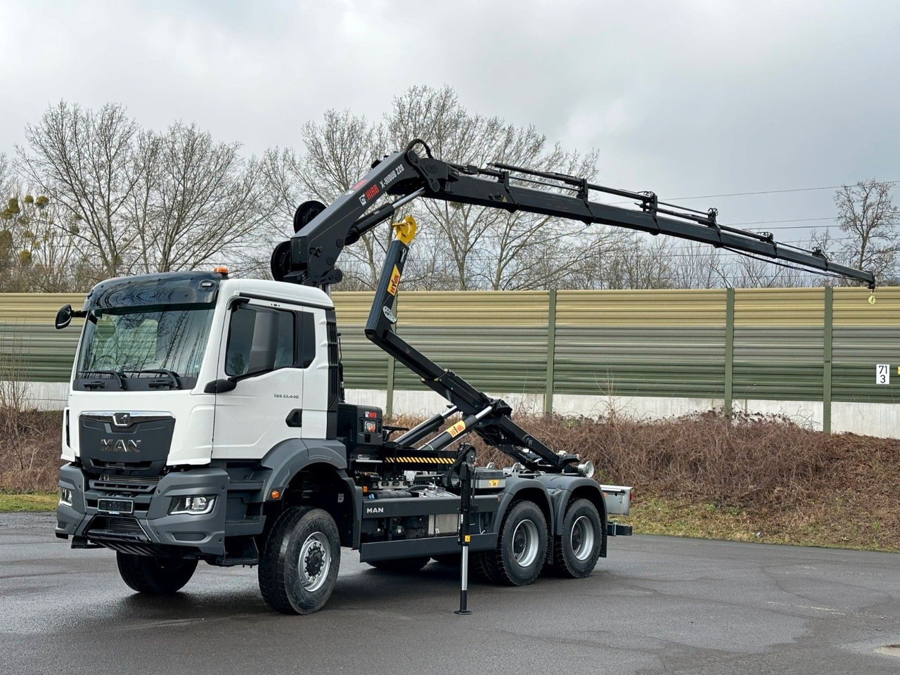 MAN TGS 33.440 6x6 BB Abrollkipper+Kran Hiab 228-6 - משאית הרמת וו, משאית מנוף: תמונה 1 MAN TGS 33.440 6x6 BB Abrollkipper+Kran Hiab 228-6 - משאית הרמת וו, משאית מנוף: תמונה 1