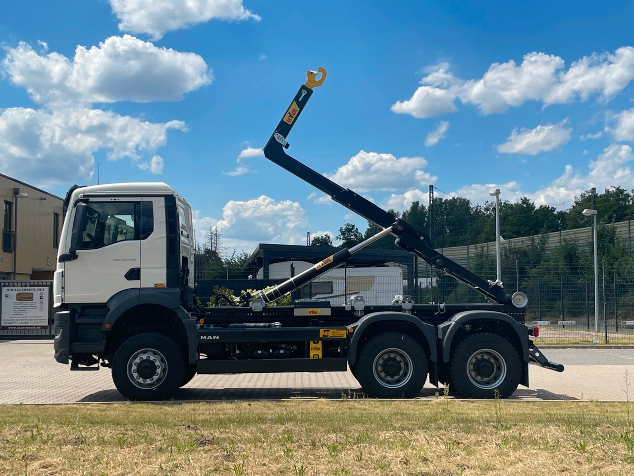 MAN TGS 33.440 6x6 Euro6e Hyva - Hiab MultiLift - משאית הרמת וו, משאית מנוף: תמונה 3 MAN TGS 33.440 6x6 Euro6e Hyva - Hiab MultiLift - משאית הרמת וו, משאית מנוף: תמונה 3