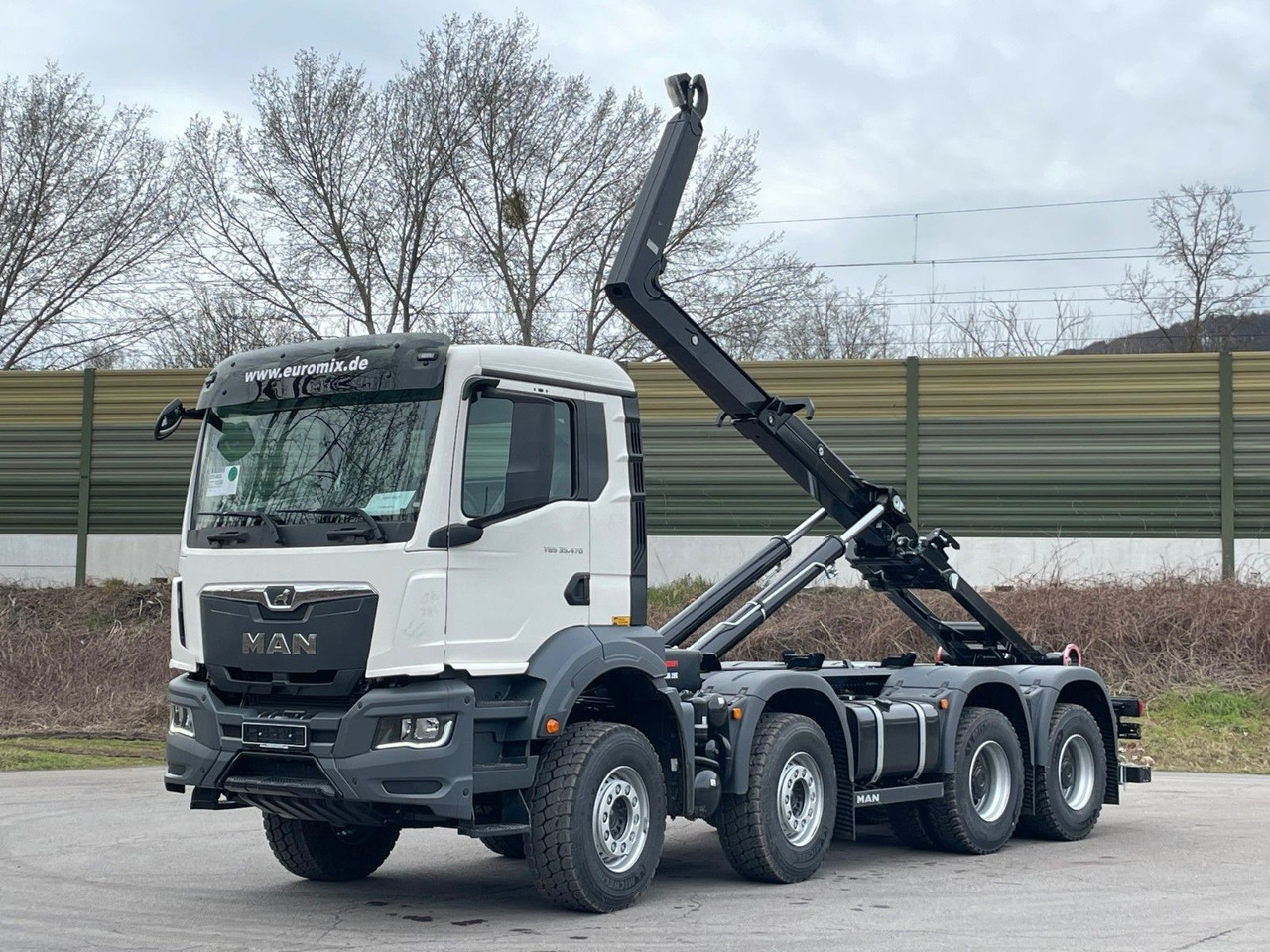 MAN TGS 35.480 8x4 Euro6e Hiab MultLift Abrollkipper - משאית הרמת וו, משאית מנוף: תמונה 3 MAN TGS 35.480 8x4 Euro6e Hiab MultLift Abrollkipper - משאית הרמת וו, משאית מנוף: תמונה 3
