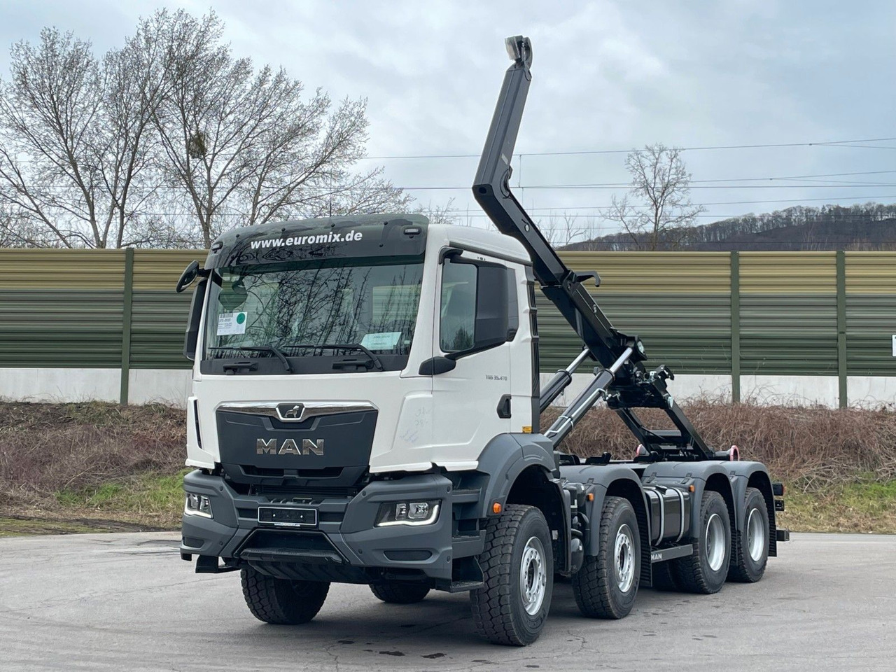 MAN TGS 35.480 8x4 Euro6e Hiab MultLift Abrollkipper - משאית הרמת וו, משאית מנוף: תמונה 2 MAN TGS 35.480 8x4 Euro6e Hiab MultLift Abrollkipper - משאית הרמת וו, משאית מנוף: תמונה 2
