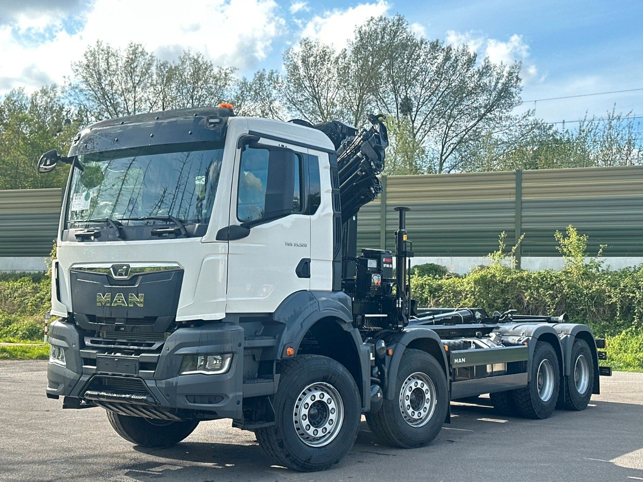 MAN TGS 35.520 8x4 Abrollkipper + Kran HIAB 228-6 - משאית הרמת וו, משאית מנוף: תמונה 3 MAN TGS 35.520 8x4 Abrollkipper + Kran HIAB 228-6 - משאית הרמת וו, משאית מנוף: תמונה 3