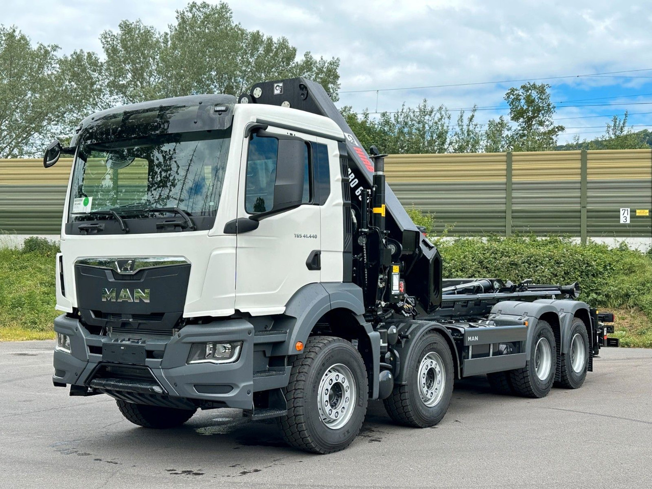 MAN TGS 35.520 8x4 Abrollkipper + Kran HIAB 658E6 - משאית הרמת וו, משאית מנוף: תמונה 2 MAN TGS 35.520 8x4 Abrollkipper + Kran HIAB 658E6 - משאית הרמת וו, משאית מנוף: תמונה 2