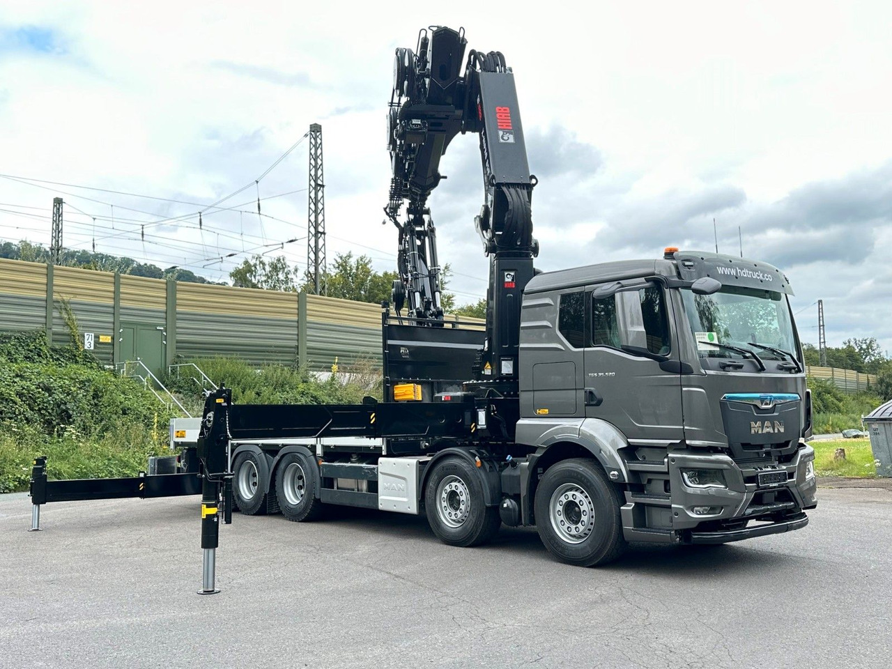 MAN TGS 35.520 8x4 BL HIAB X-HiPro858E-8 & Jib150x-6 - משאית צד נופל/ שטוחה, משאית מנוף: תמונה 2 MAN TGS 35.520 8x4 BL HIAB X-HiPro858E-8 & Jib150x-6 - משאית צד נופל/ שטוחה, משאית מנוף: תמונה 2