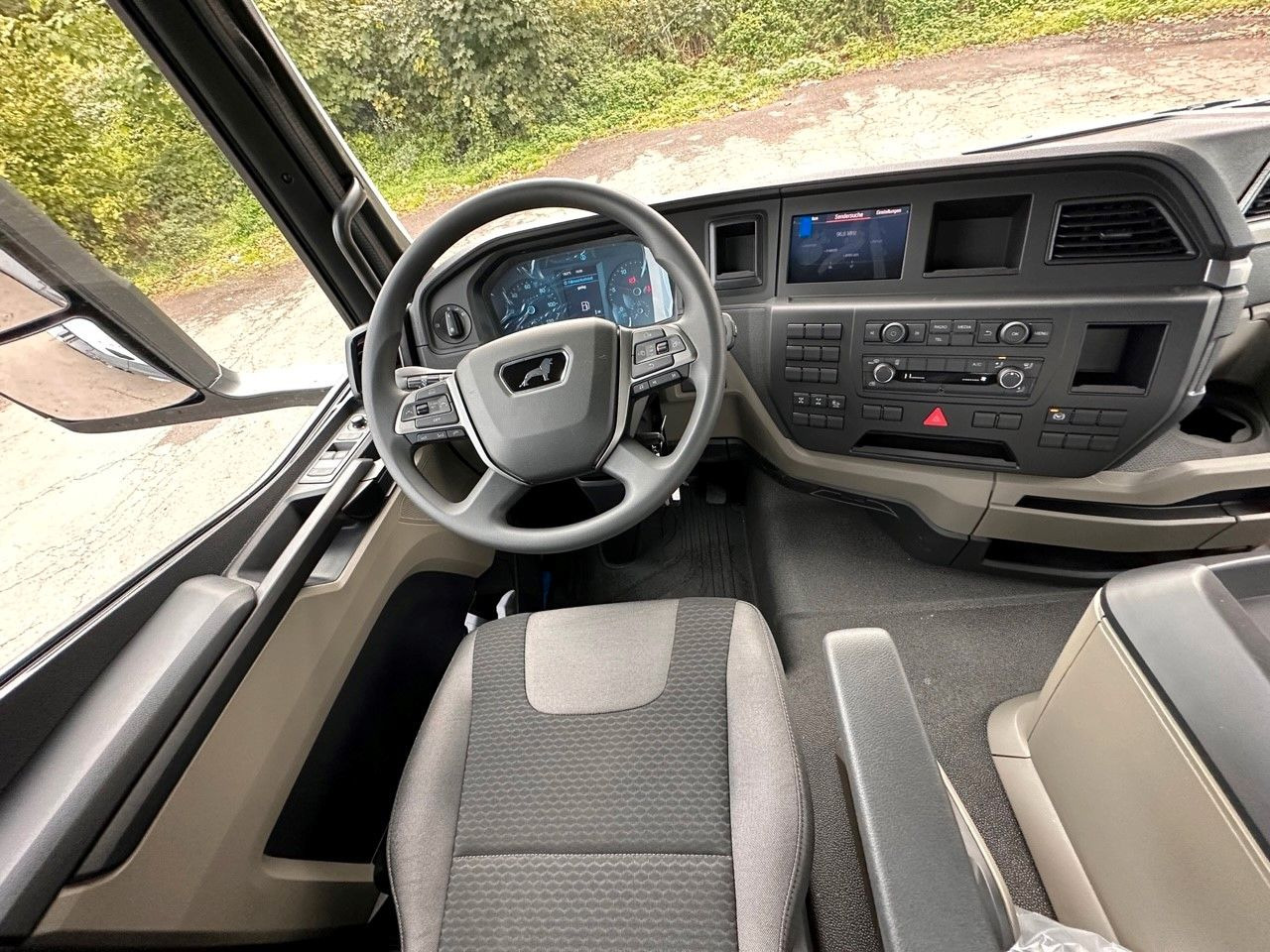 משאית הרמת וו MAN TGS 41.440 8x4 Euro6e Hyva 26-55 Abrollkipper: תמונה 18