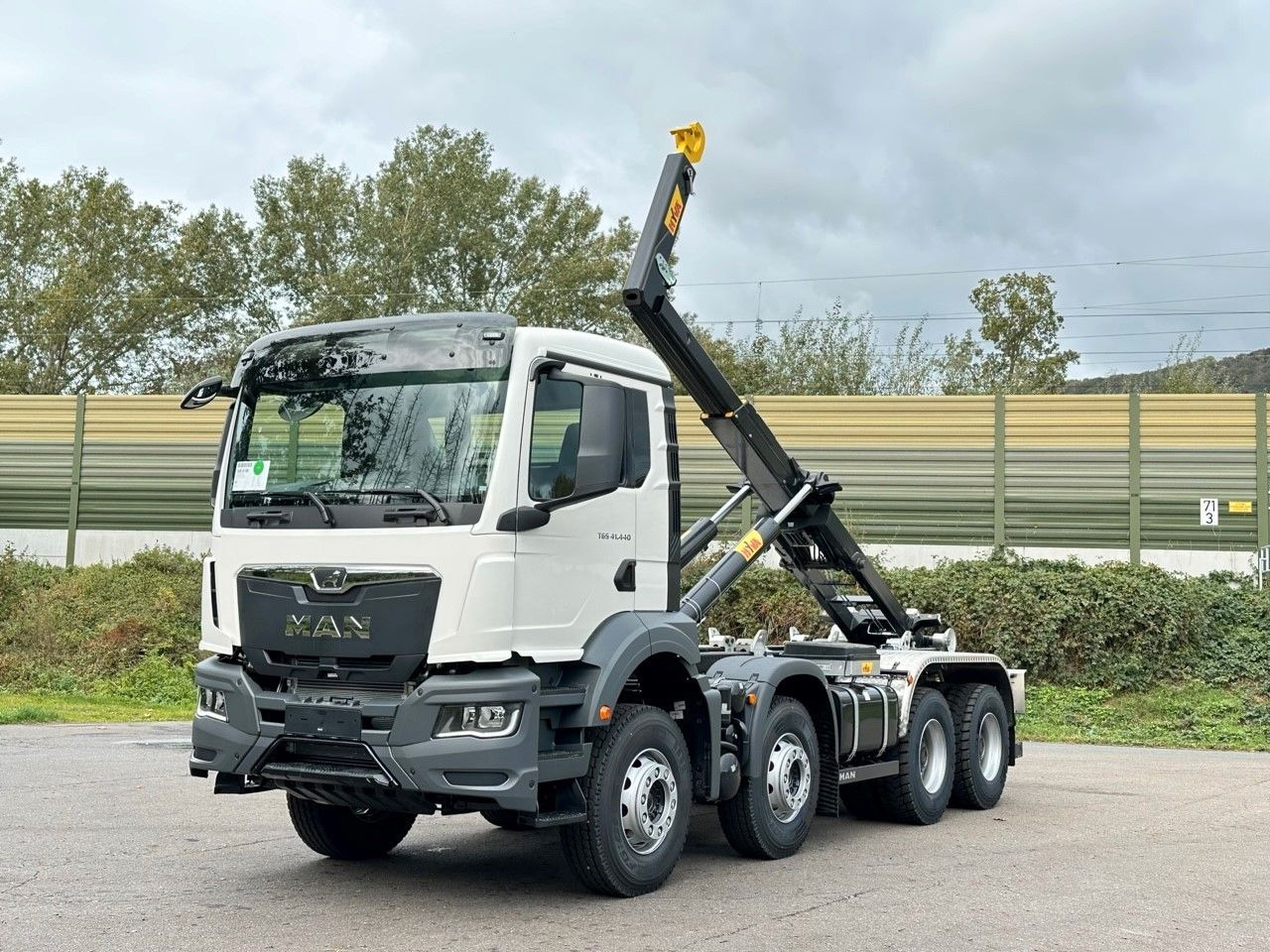 משאית הרמת וו MAN TGS 41.440 8x4 Euro6e Hyva 26-55 Abrollkipper: תמונה 8