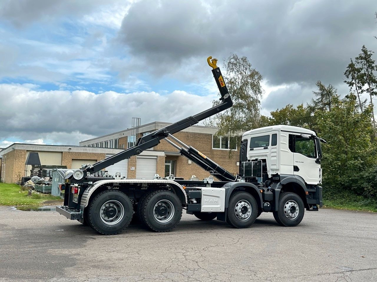 משאית הרמת וו MAN TGS 41.440 8x4 Euro6e Hyva 26-55 Abrollkipper: תמונה 13