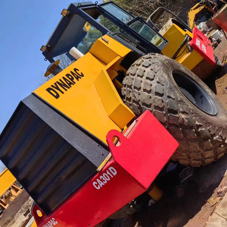 Fast Shipping Superior Quality Used Dynapac CA301D Road Roller Used Vibratory Soil Compactors Strong Power Single Drum Roller - מדחס: תמונה 1 Fast Shipping Superior Quality Used Dynapac CA301D Road Roller Used Vibratory Soil Compactors Strong Power Single Drum Roller - מדחס: תמונה 1