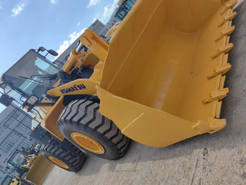 Hot Sale Used Komatsu WA380-6 Wheel Loader Backhoe Loader with Excellent Front Loading Feature - מעמיס גלגלים: תמונה 3 Hot Sale Used Komatsu WA380-6 Wheel Loader Backhoe Loader with Excellent Front Loading Feature - מעמיס גלגלים: תמונה 3