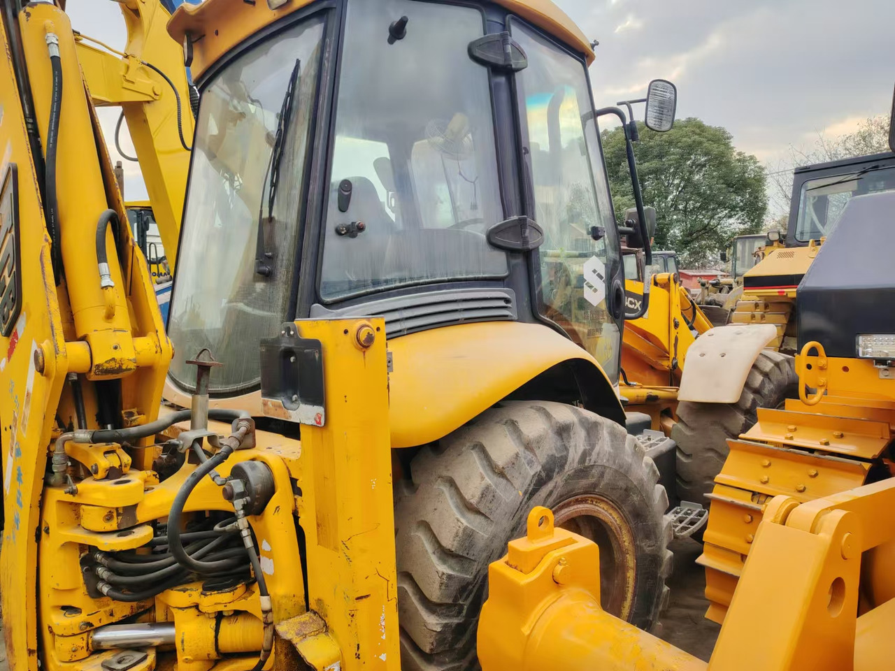 מחפרון JCB 4CX: תמונה 7