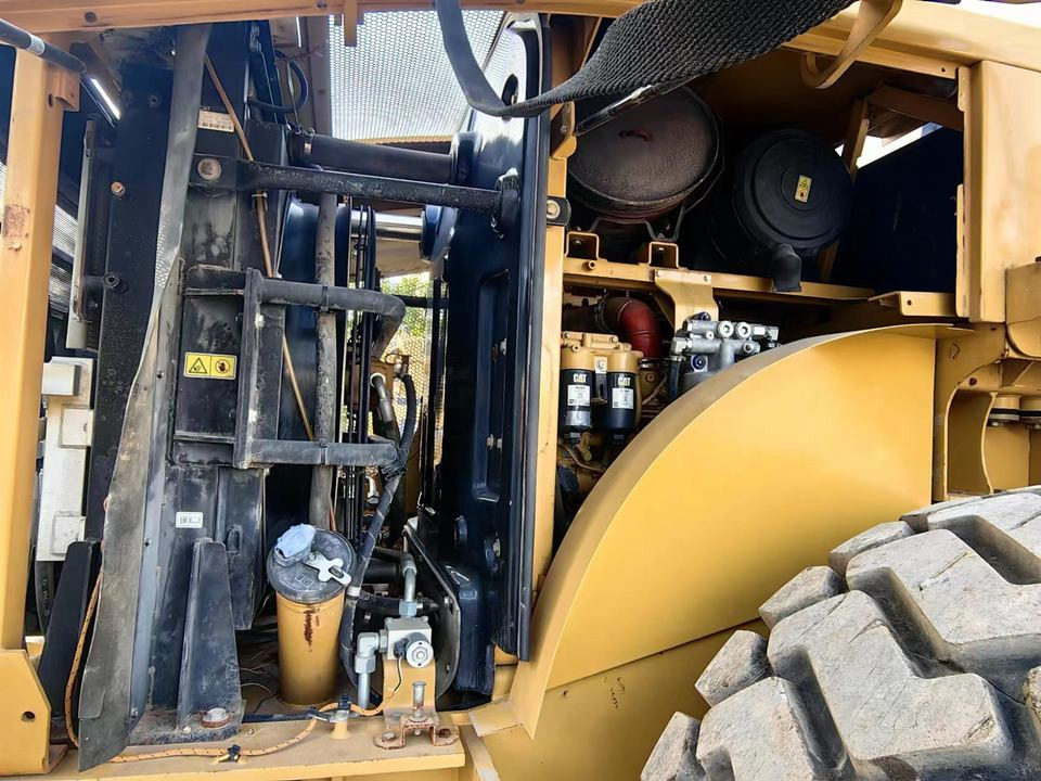 Original CAT Used CAT 950GC Wheel Loader Caterpillar 950GC CAT Loader Low Service Time - מעמיס גלגלים: תמונה 5 Original CAT Used CAT 950GC Wheel Loader Caterpillar 950GC CAT Loader Low Service Time - מעמיס גלגלים: תמונה 5